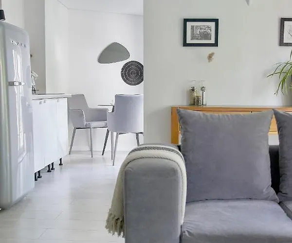 White Door Heart Of 4 Appartement *