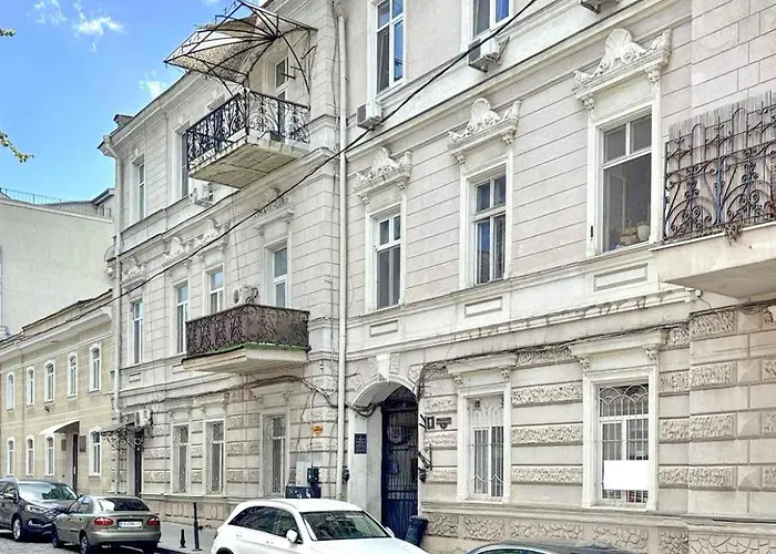 White Door Heart Of 4 * Odessa