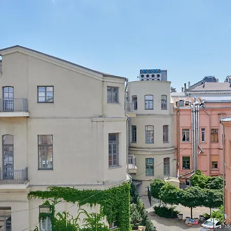 White Door Heart Of 4 Апартаменти